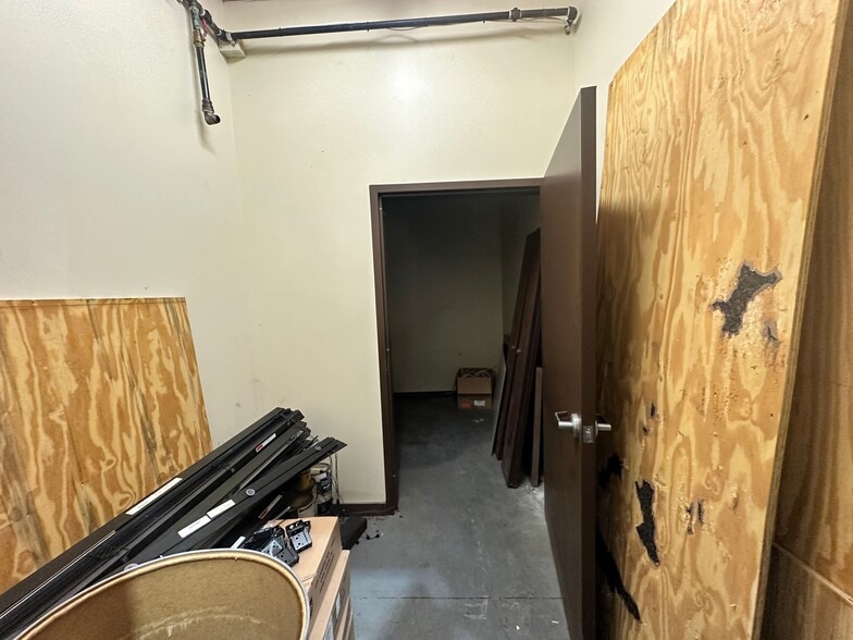 More Photos Of 4485 N Industrial Dr, Cumming Warehouse For Lease