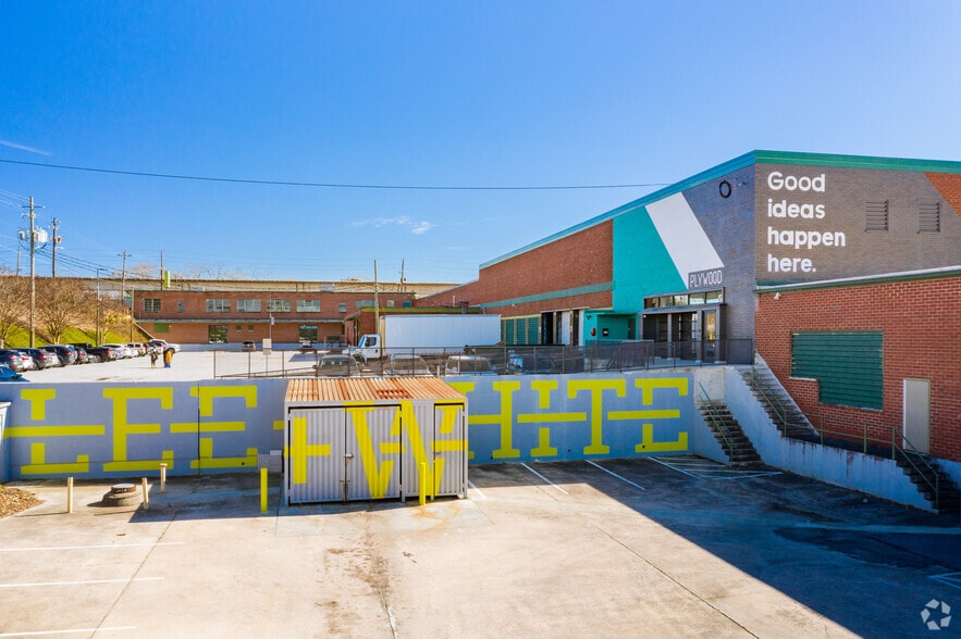 More Photos Of 929-933 White St, Atlanta Unknown For Lease