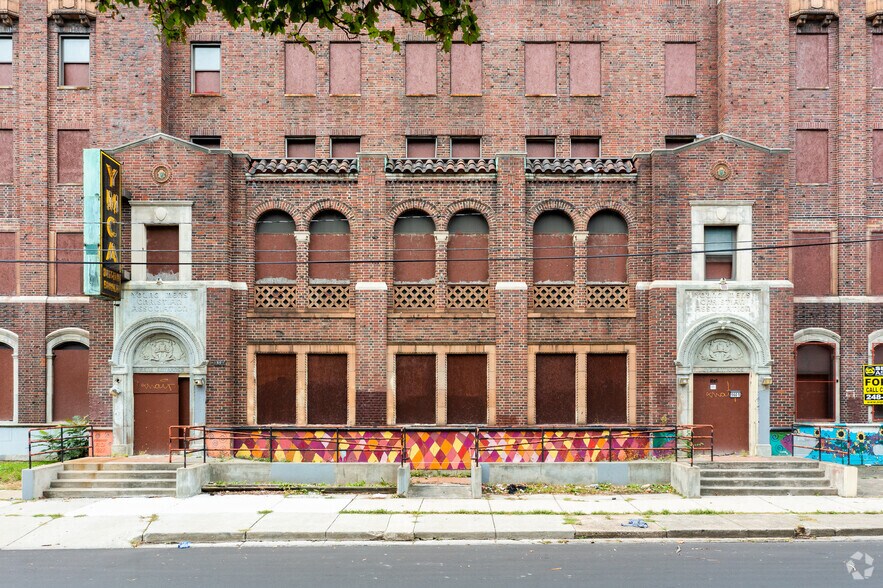 More Photos Of 1601 Clark St, Detroit Office Residential For Sale