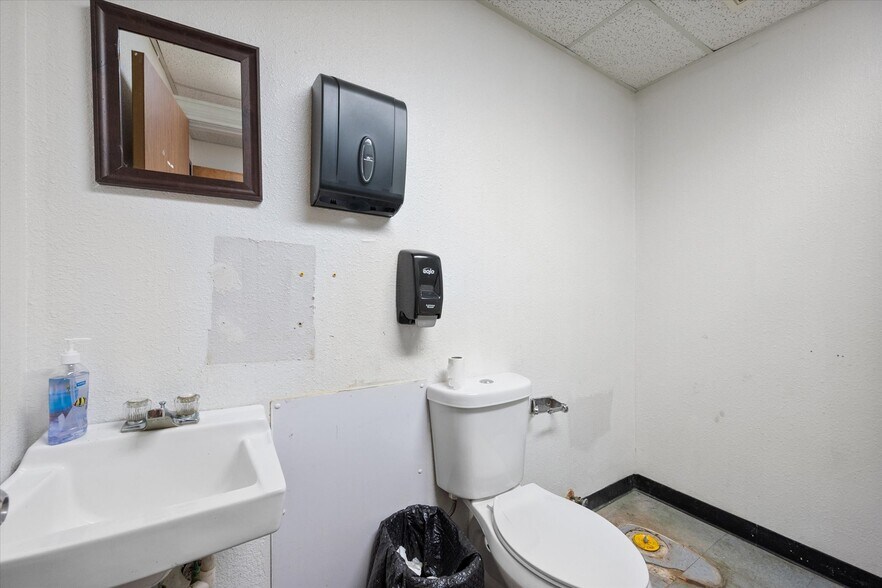 More Photos Of 4109 Mansfield Hwy, Forest Hill Schools For Sale