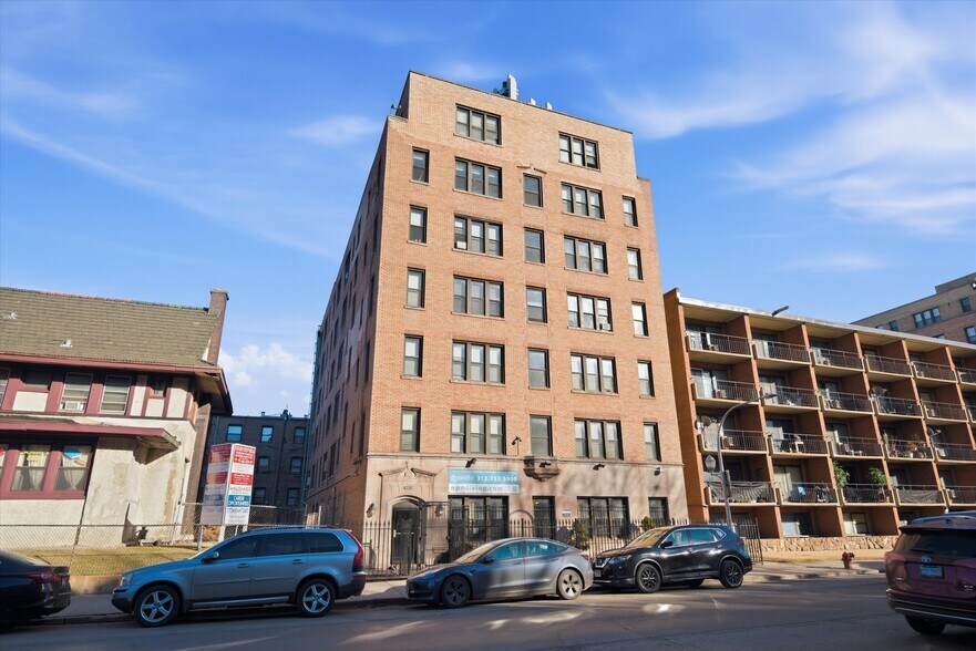 More Photos Of 6731 S Jeffery Blvd, Chicago Apartments For Sale