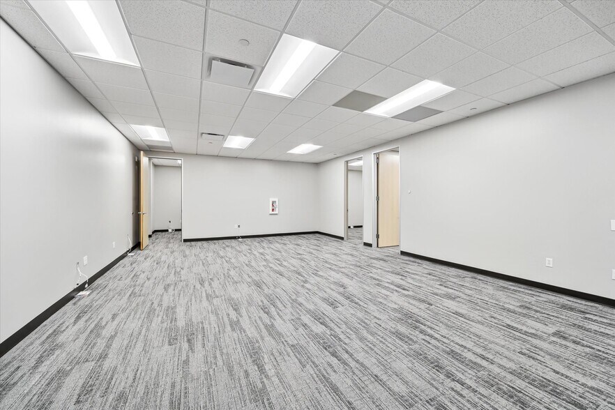 More Photos Of 14450 John F Kennedy Blvd, Houston Office For Lease