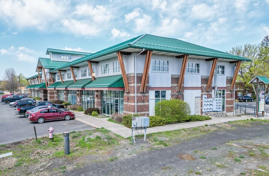 More Photos Of 317 W 6th St, Moscow Storefront Retail Office For Lease