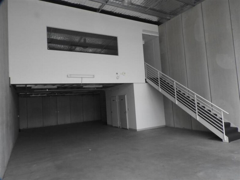 More Photos Of 110 Bourke Rd, Alexandria Warehouse For Lease