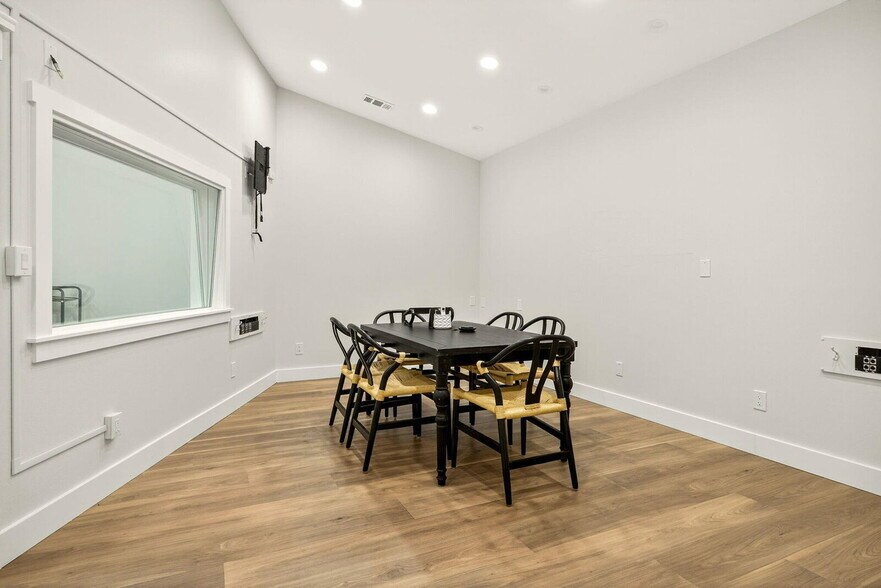 More Photos Of 111 Cedar St, Rogue River Office Residential For Sale