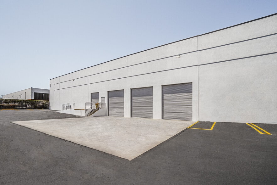More Photos Of 19560 S Rancho Way, Rancho Dominguez Distribution For Lease