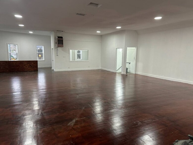 More Photos Of 5601 Rainier Ave S, Seattle General Retail For Lease