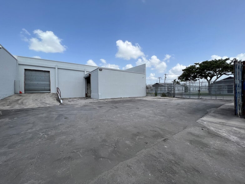 More Photos Of 7275 NW 7th Ave, Miami Warehouse For Sale