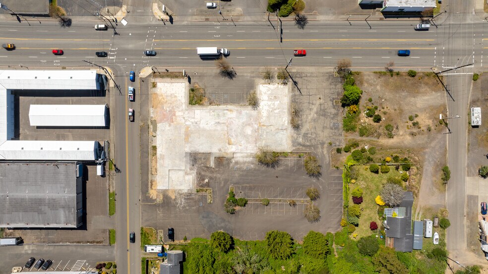 More Photos Of 1090 Newmark Ave, Coos Bay Land For Sale