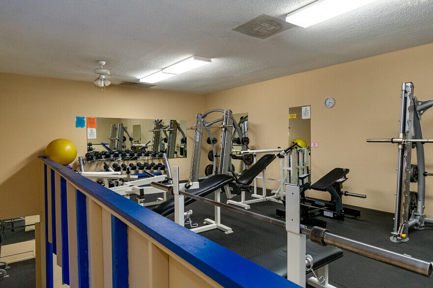 More Photos Of 415 Wingfield St, Ruidoso Health Club For Sale