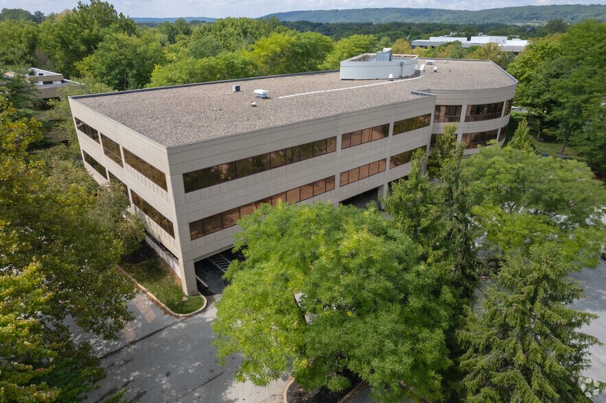 More Photos Of 1000 Westlakes Dr, Berwyn Unknown For Lease