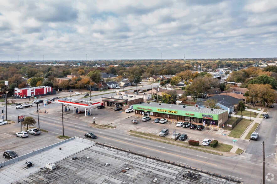 More Photos Of 2211 S Beckley Ave, Dallas General Retail For Sale