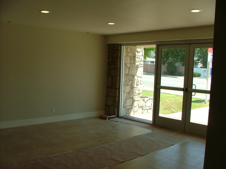 More Photos Of 1017 S Mountain Ave, Monrovia Manufacturing For Lease