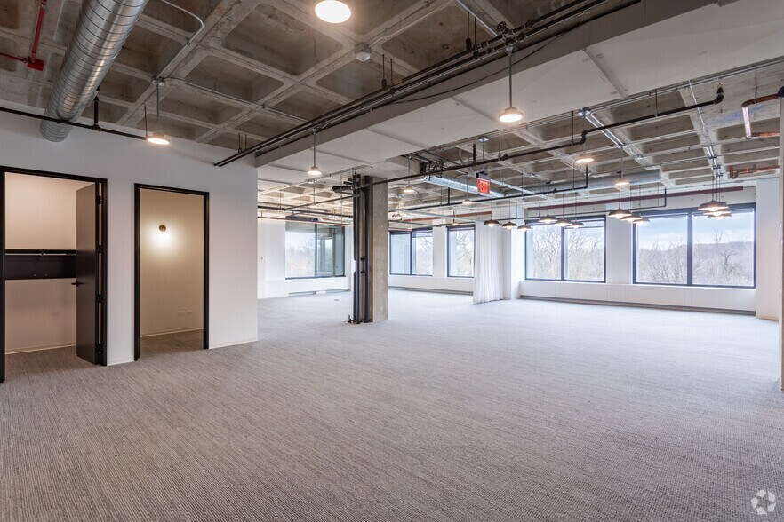 More Photos Of 6300 N River Rd, Rosemont Office For Lease