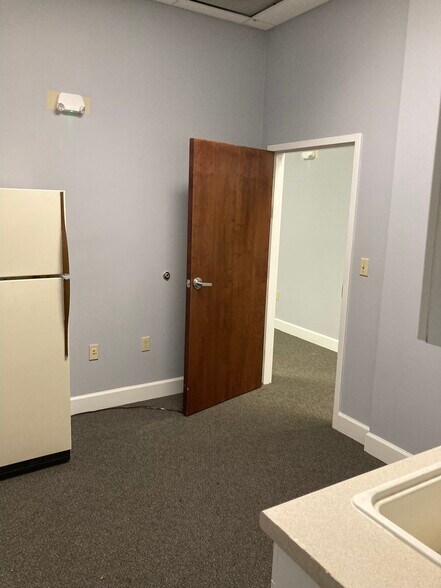 More Photos Of 1500 Mahan Dr, Tallahassee Office For Lease