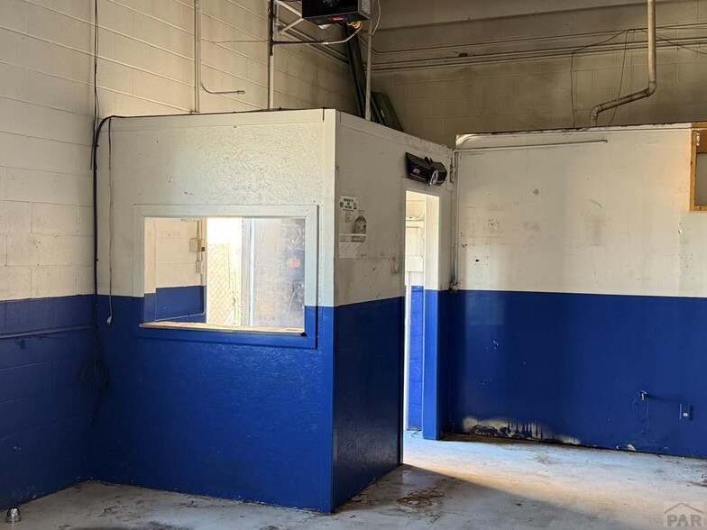 More Photos Of 600 E 11th St, Pueblo Auto Repair For Sale