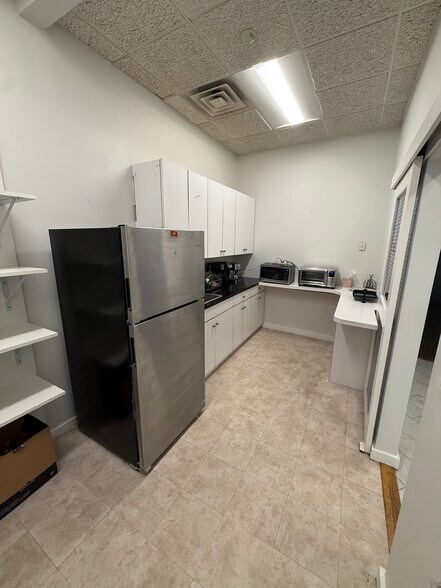 More Photos Of 9-15 38th Ave, Long Island City Warehouse For Lease