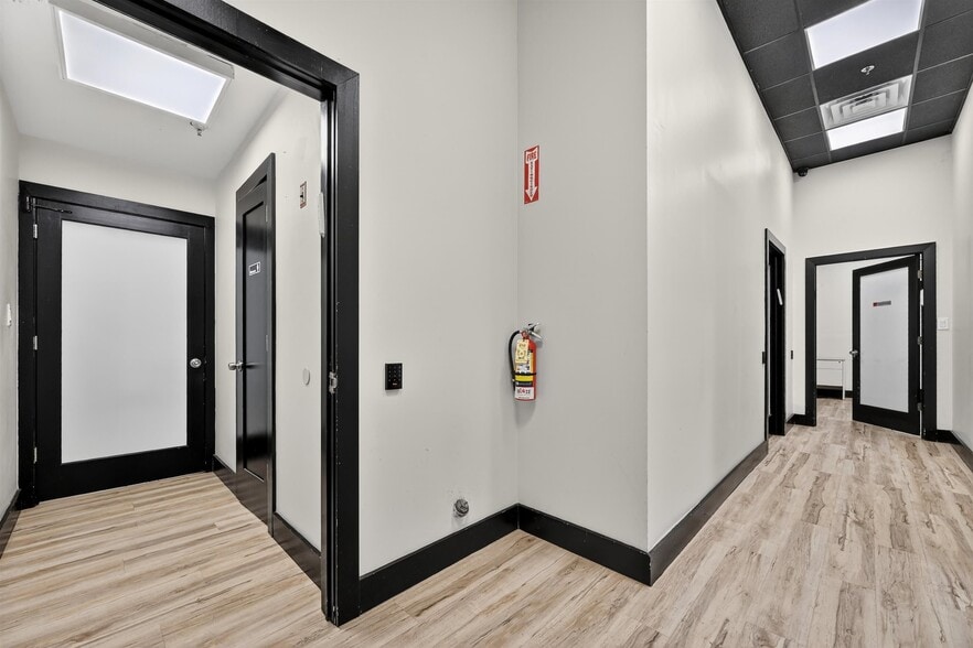More Photos Of 297 Margaret King Ave, Ringwood Warehouse For Sale