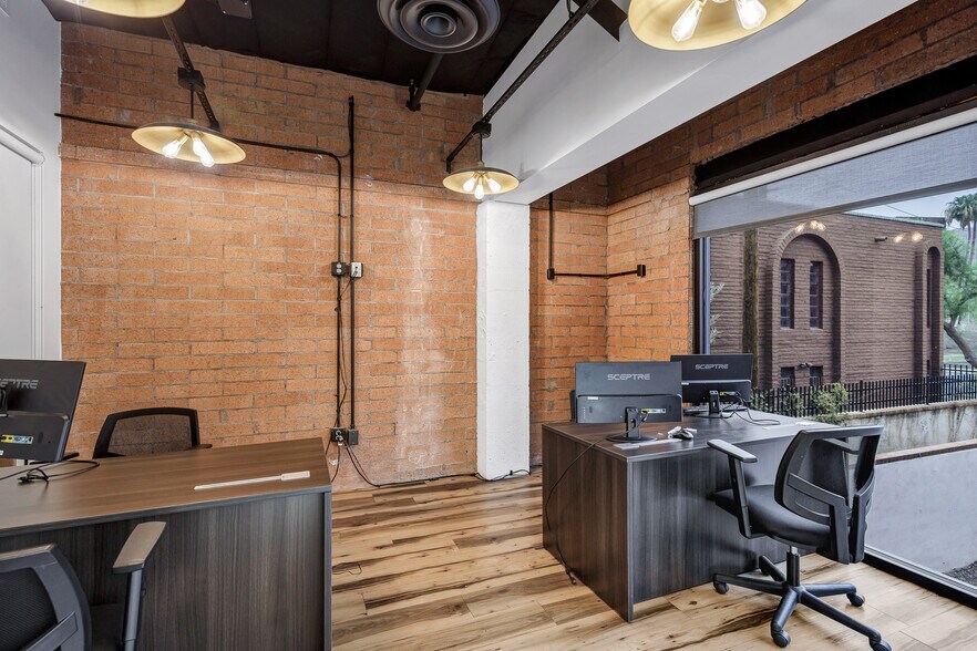 More Photos Of 2727 N 3rd St, Phoenix Office For Sale