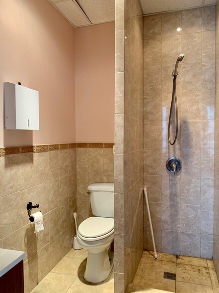 More Photos Of 1812-1814 Merrick Rd, Merrick Office For Sale