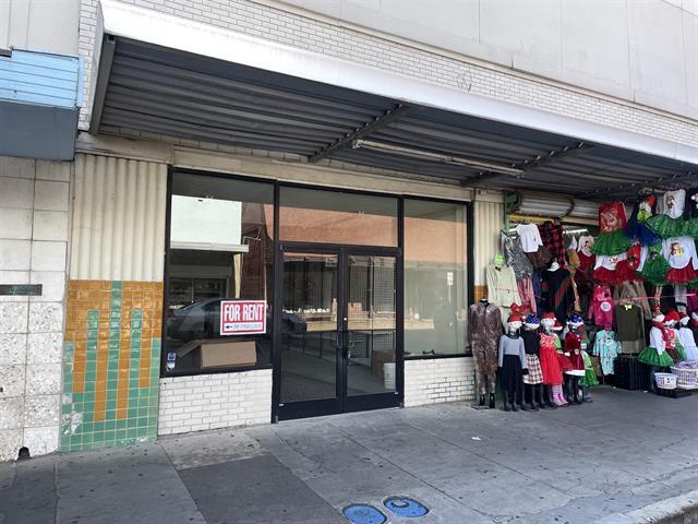 Primary Photo Of 1215 Farragut St, Laredo Storefront For Lease