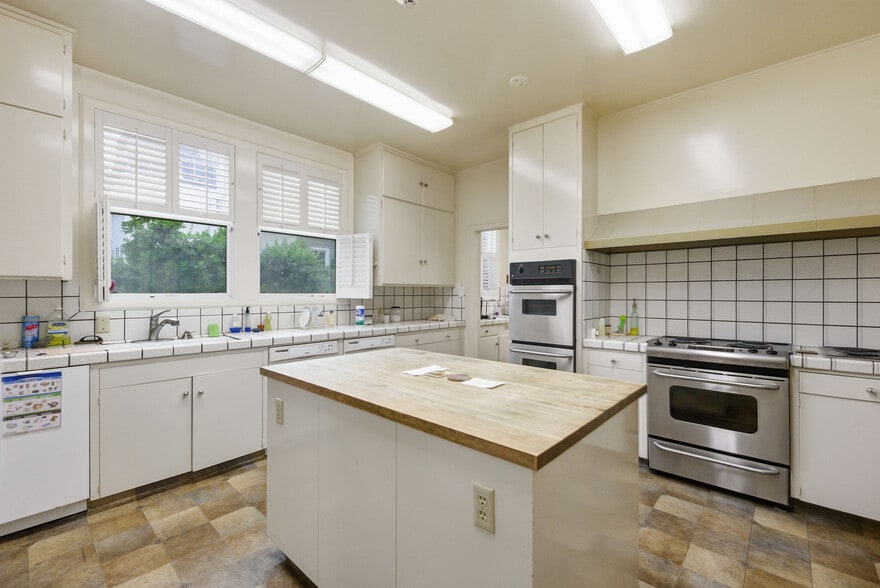 More Photos Of 3900 Balboa St, San Francisco Religious Facility For Sale