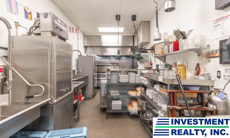 More Photos Of 551 State Route B, Saint James Restaurant For Sale