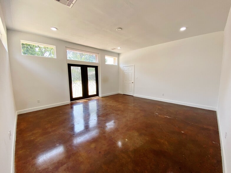 More Photos Of 619 Jackson Ave, Pasadena Storefront Retail Office For Sale