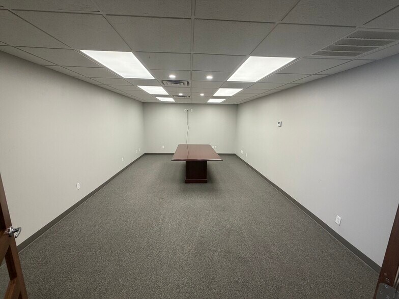 More Photos Of 11244 E 55th Pl, Tulsa Manufacturing For Lease
