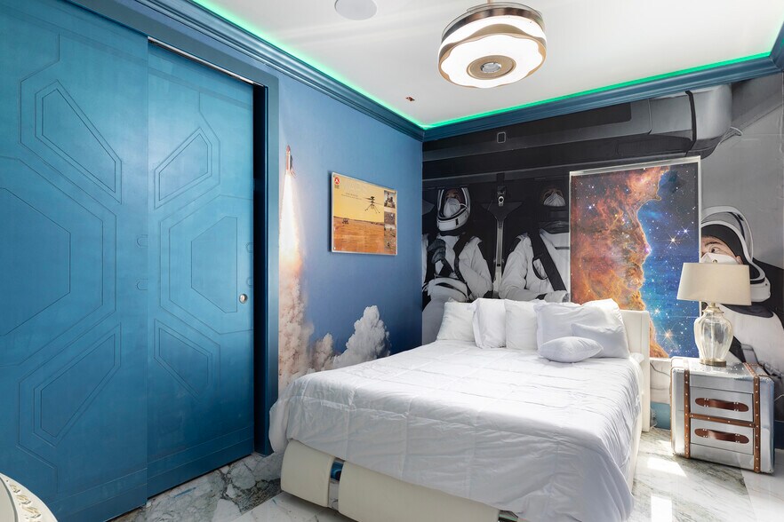 More Photos Of 1015 Fantasy Dr, Davenport Specialty For Sale