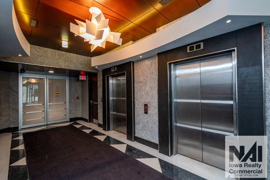 More Photos Of 425 2nd St SE, Cedar Rapids Office For Sale