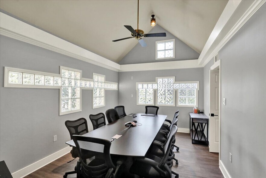 More Photos Of 879 Fritztown Rd, Sinking Spring Office For Lease