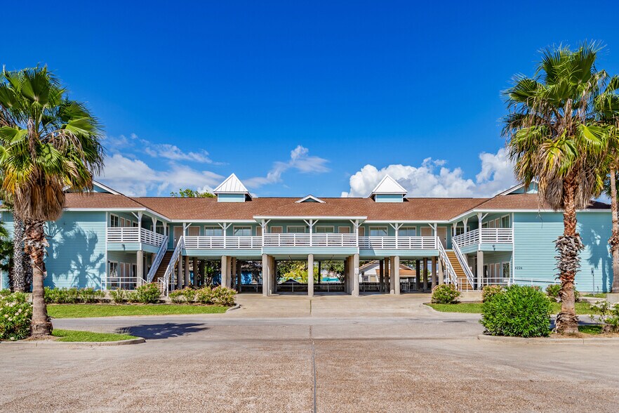 Primary Photo Of 4226 Laguna Shores Rd, Corpus Christi Hotel For Sale