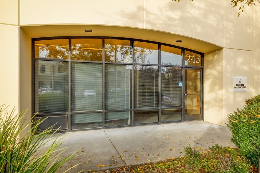 More Photos Of 205-245 Foss Creek Cir, Healdsburg Office For Sale