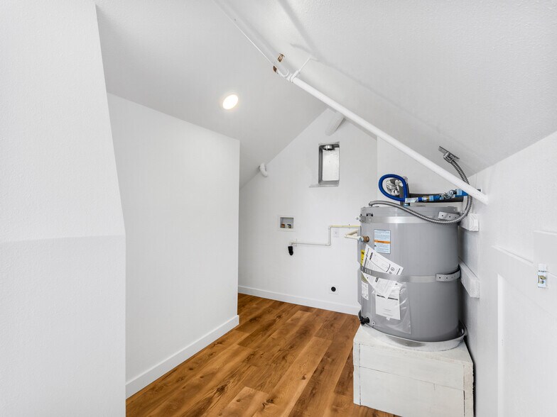More Photos Of 525 SW 4th Ave, Canby Apartments For Sale