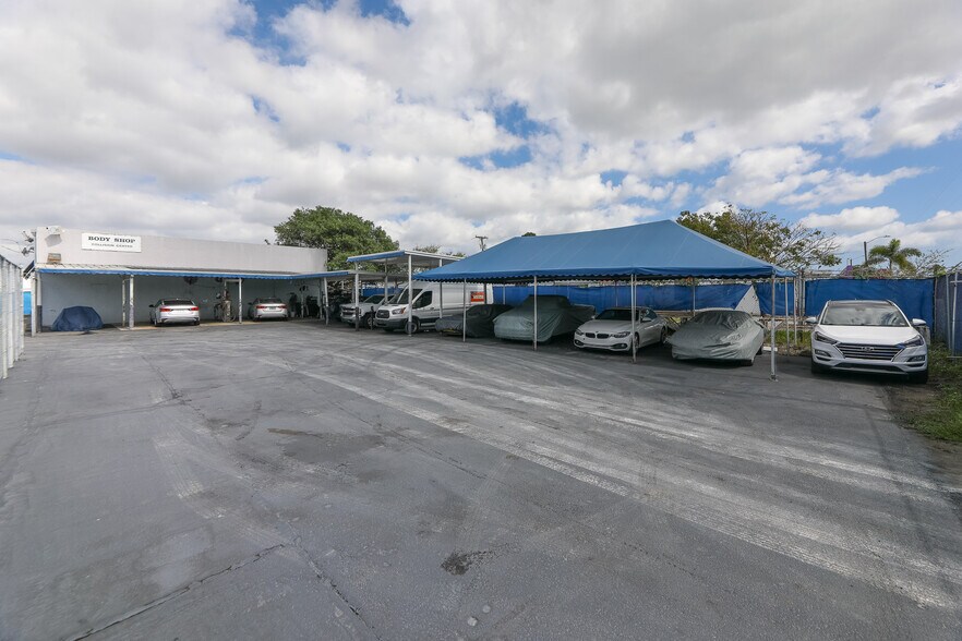 More Photos Of 2409 SW 59th Ter, West Park Auto Dealership For Sale