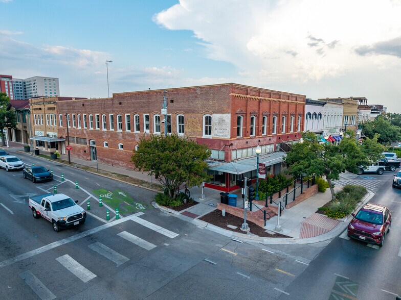 More Photos Of 101 E Hopkins St, San Marcos General Retail For Sale