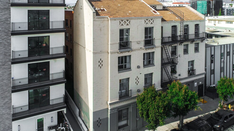 More Photos Of 839 S St. Andrews Pl, Los Angeles Apartments For Sale