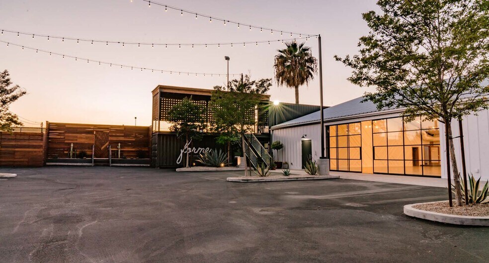 Primary Photo Of 2435-2449 N Naomi St, Burbank Loft Creative Space For Lease