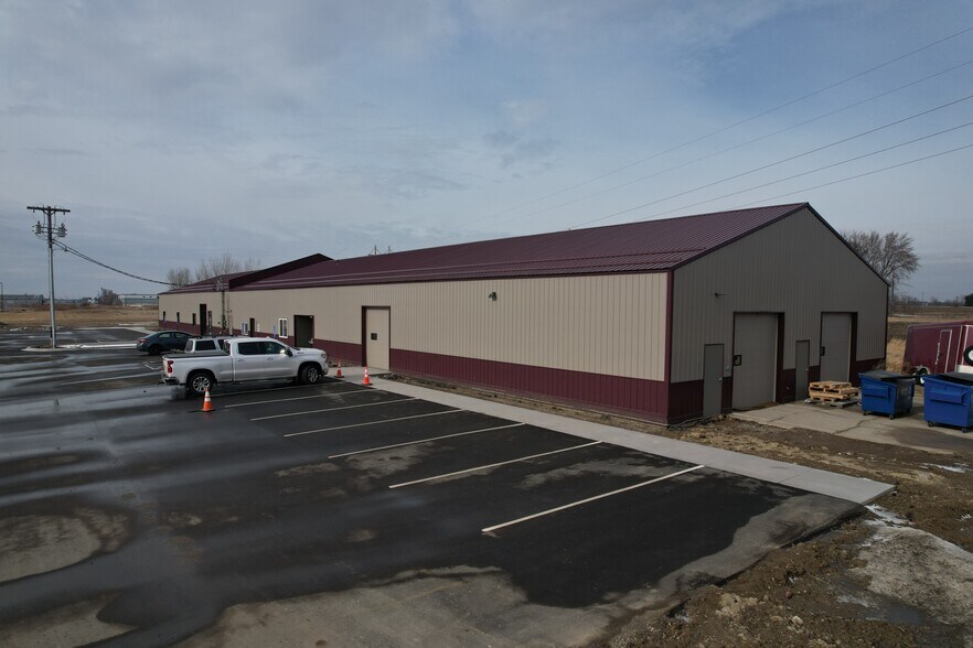 More Photos Of 6737 NE Labeaux Ave NE, Albertville Warehouse For Lease