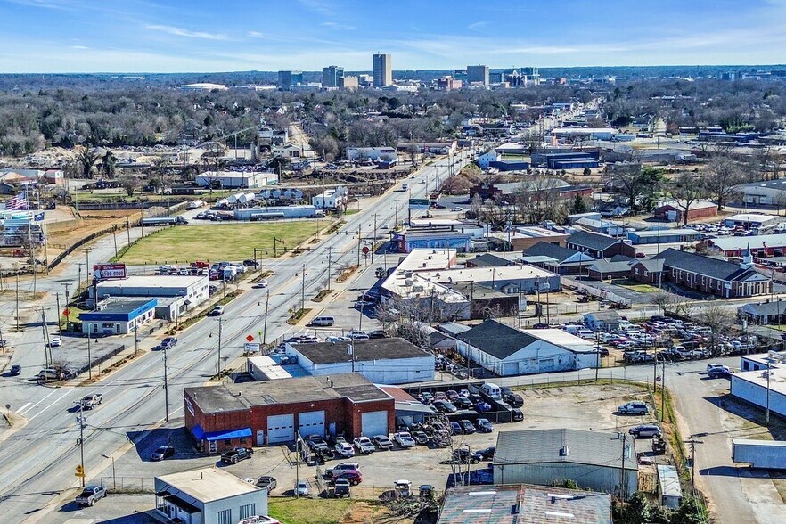 More Photos Of 1201 Poinsett Hwy, Greenville Auto Repair For Sale