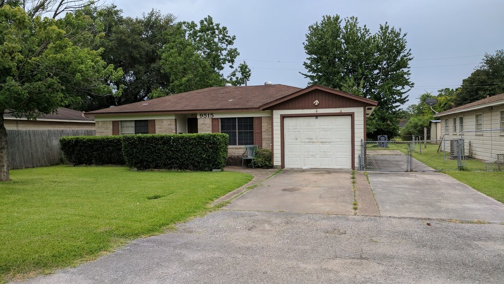 More Photos Of 3560 Delaware St, Beaumont Medical For Sale