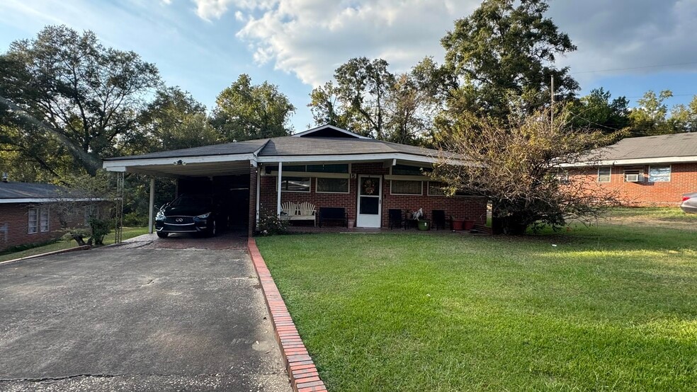 More Photos Of 3 Luker Cir, Selma Multifamily For Sale