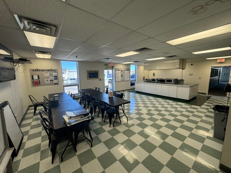 More Photos Of 400 Battaile Dr, Winchester Manufacturing For Lease