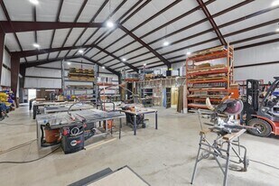 More Photos Of 11983 Cleveland Gibbs Rd, Roanoke Flex For Lease