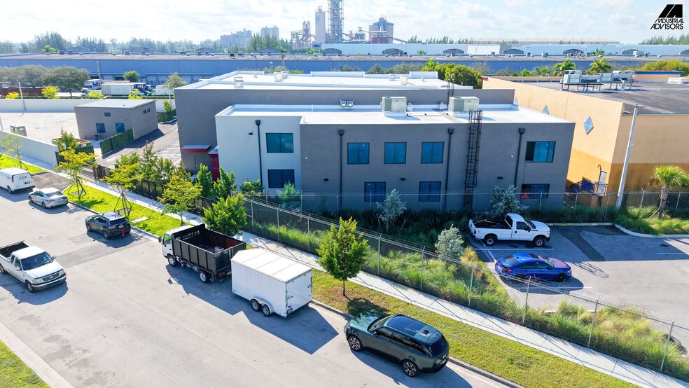 More Photos Of 10941 NW 123rd St, Medley Industrial For Lease