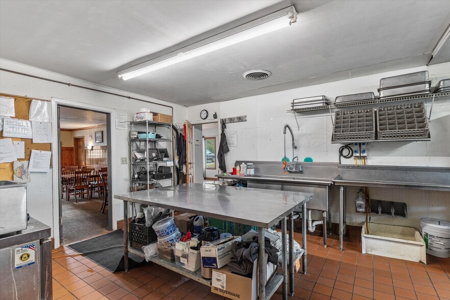 More Photos Of N8240 County Hwy E, Watertown Bar For Sale