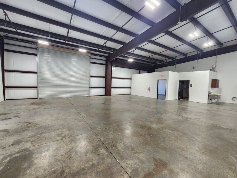More Photos Of 9144 E Florentine Rd, Prescott Valley Light Distribution For Lease