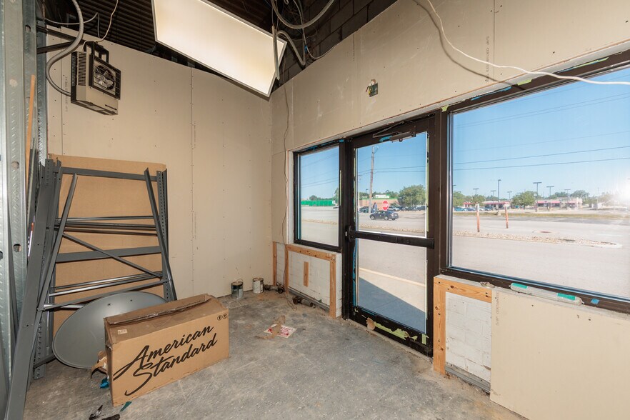 More Photos Of 8555-8735 Day Dr, Parma General Retail For Sale