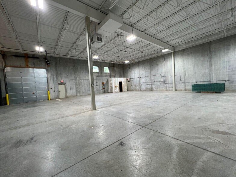 More Photos Of 21025 Heron Way, Lakeville Warehouse For Lease